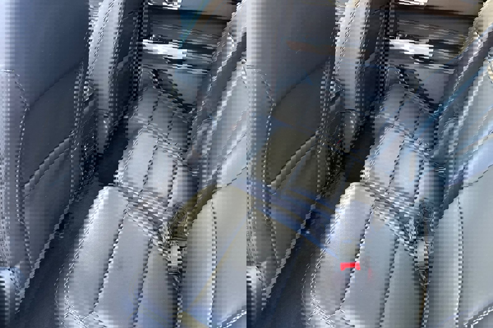 Certified 2022 Ford Explorer XLT w/ Equipment Group 202A image 13