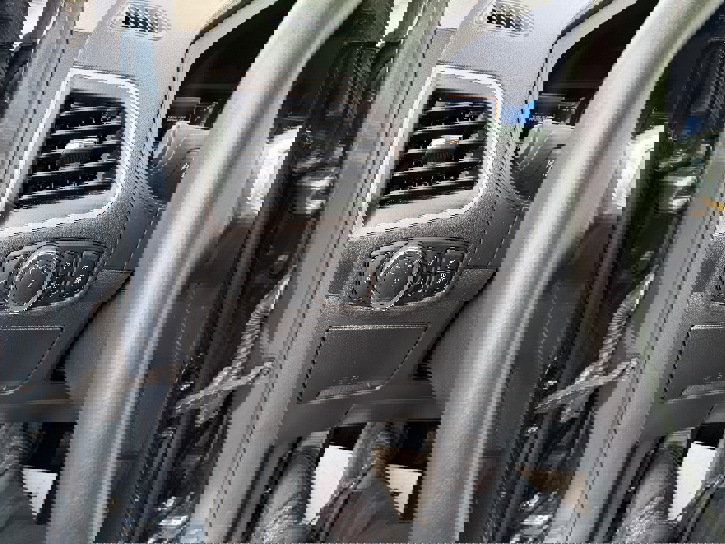 Certified 2024 Ford Edge SEL w/ Convenience Package image 29