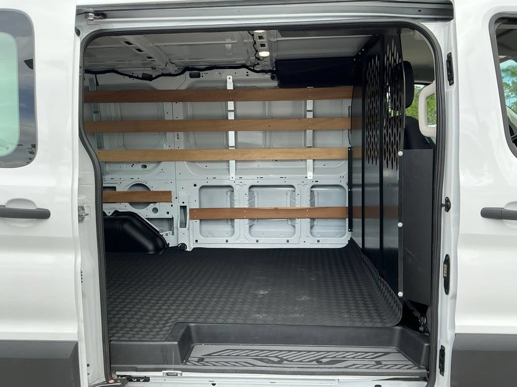 Certified 2025 Ford Transit 250 Low Roof w/ Exterior Upgrade Package RWD image 15