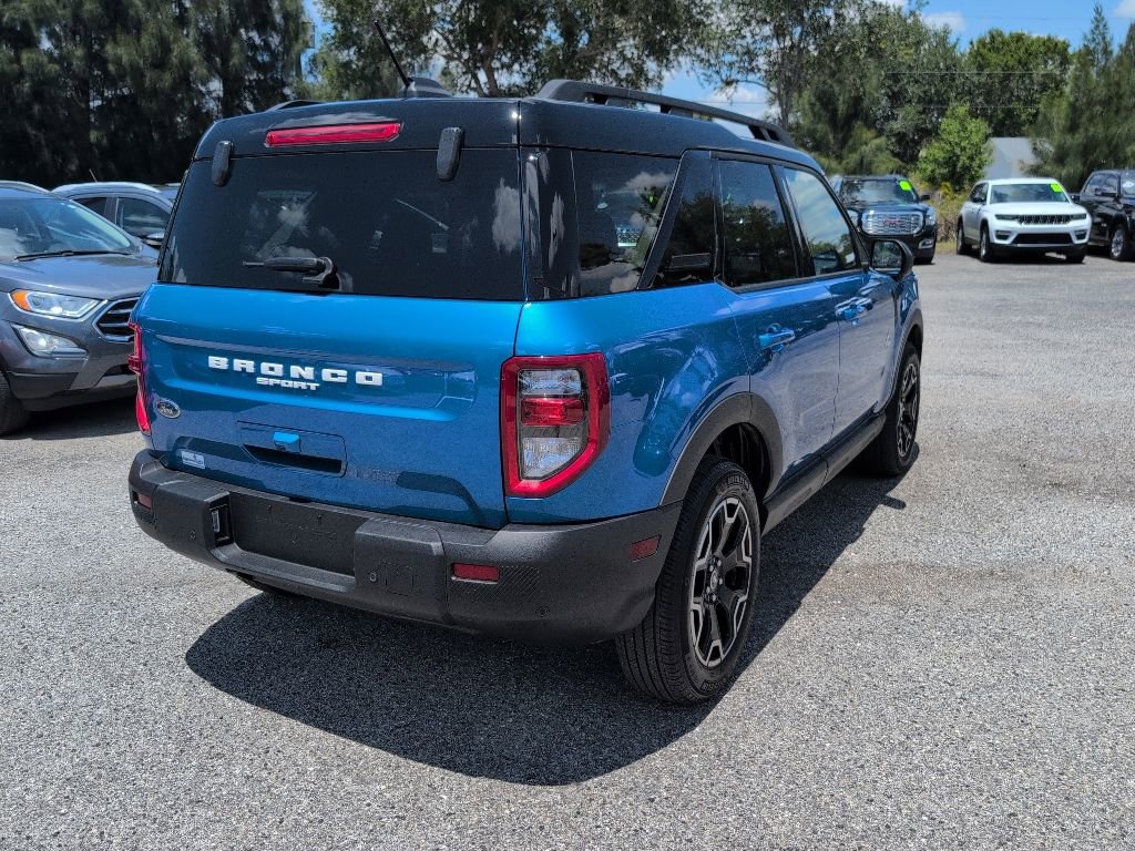 Certified 2025 Ford Bronco Sport Outer Banks w/ Outer Banks Tech Package+ AWD/4WD image 3