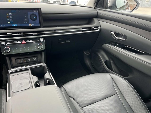 Used 2025 Hyundai Tucson Limited image 16