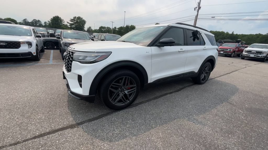 Certified 2025 Ford Explorer ST-Line w/ ST-Line Street Pack AWD/4WD image 15