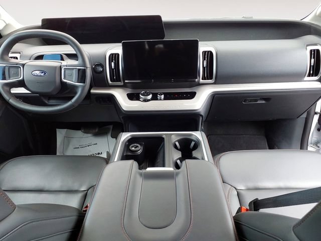 Certified 2025 Ford Expedition Active AWD/4WD image 10