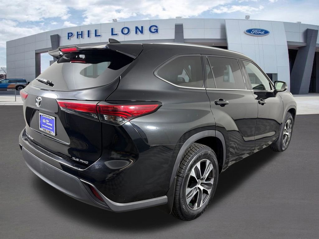 Used 2021 Toyota Highlander XLE image 5