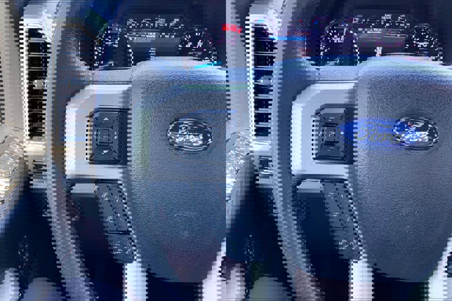 Certified 2022 Ford F250 Lariat w/ Tremor Off-Road Package image 24