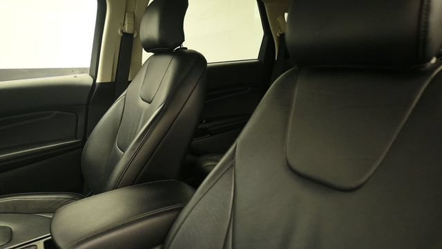 Certified 2019 Ford Edge Titanium w/ Cold Weather Package AWD/4WD image 21
