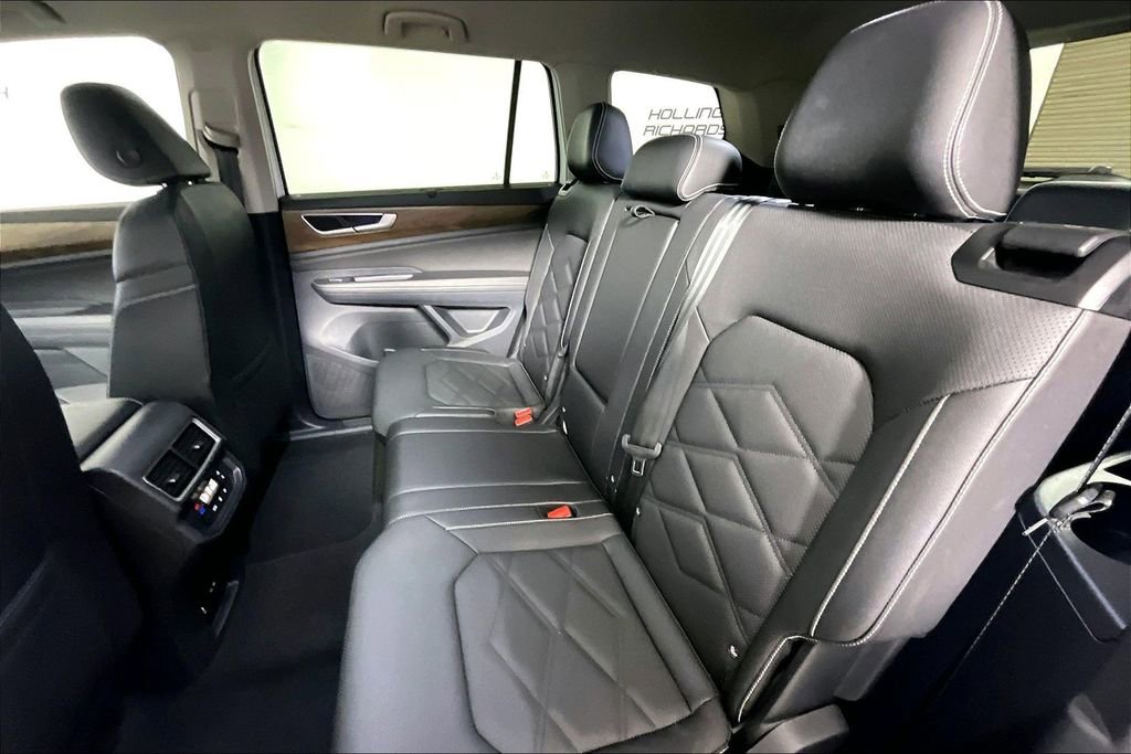 Used 2025 Volkswagen Atlas SE FWD image 21