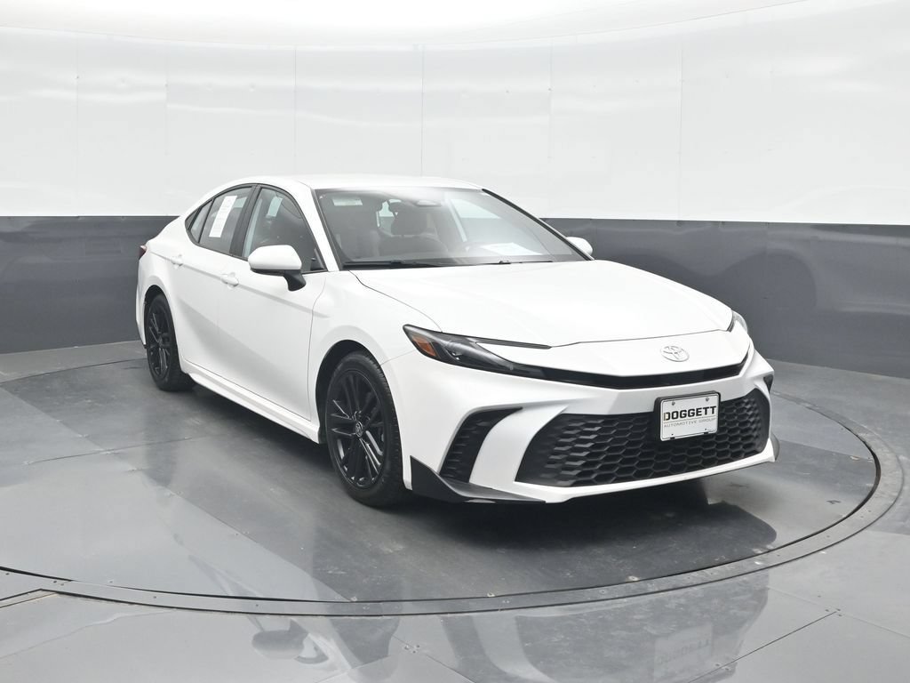 Used 2025 Toyota Camry SE FWD image 8