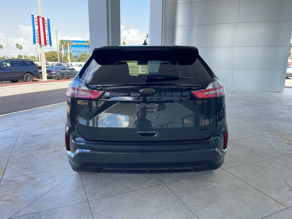 Certified 2024 Ford Edge SE w/ Black Appearance Package image 3
