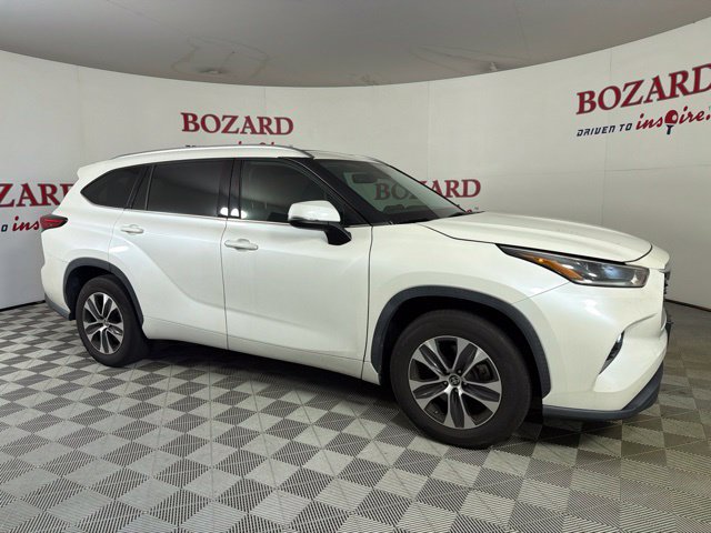Used 2021 Toyota Highlander XLE FWD image 14