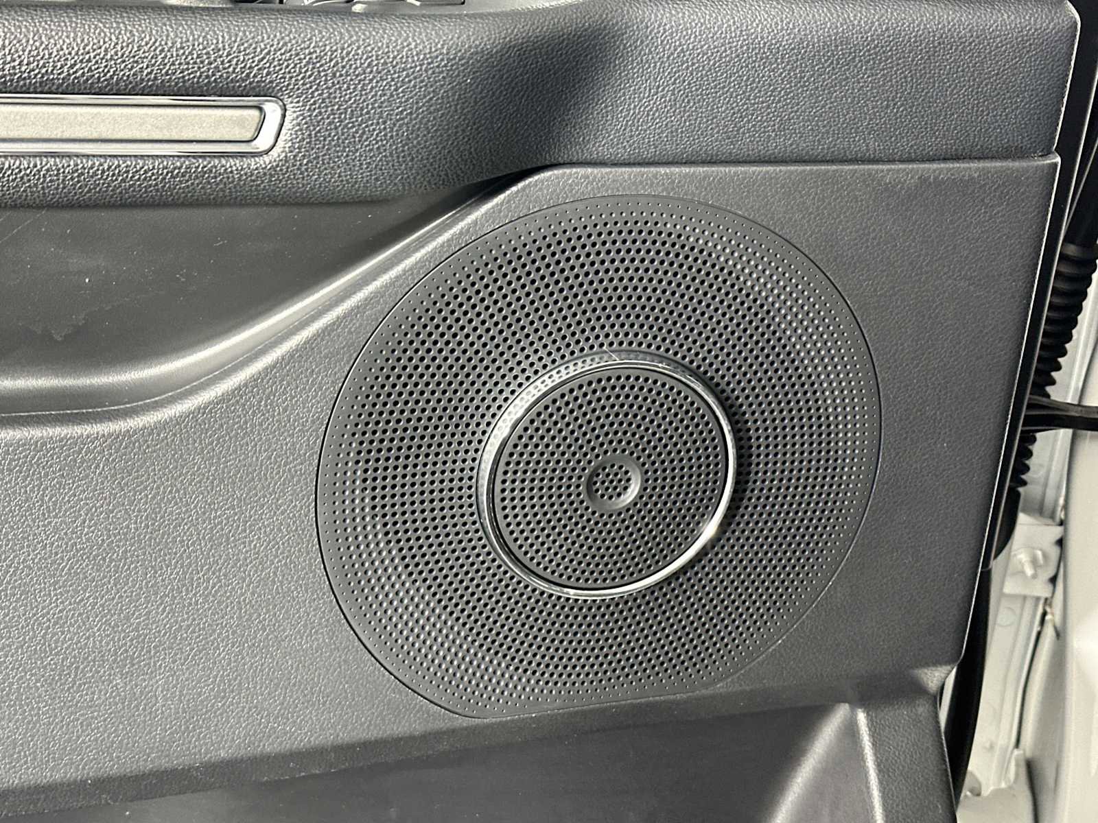 Certified 2024 Ford Expedition Max XLT image 11