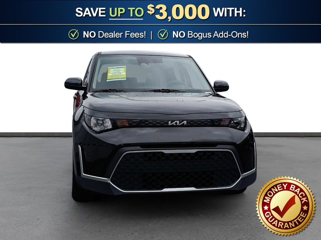 Used 2025 Kia Soul LX w/ LX Technology Package FWD image 11