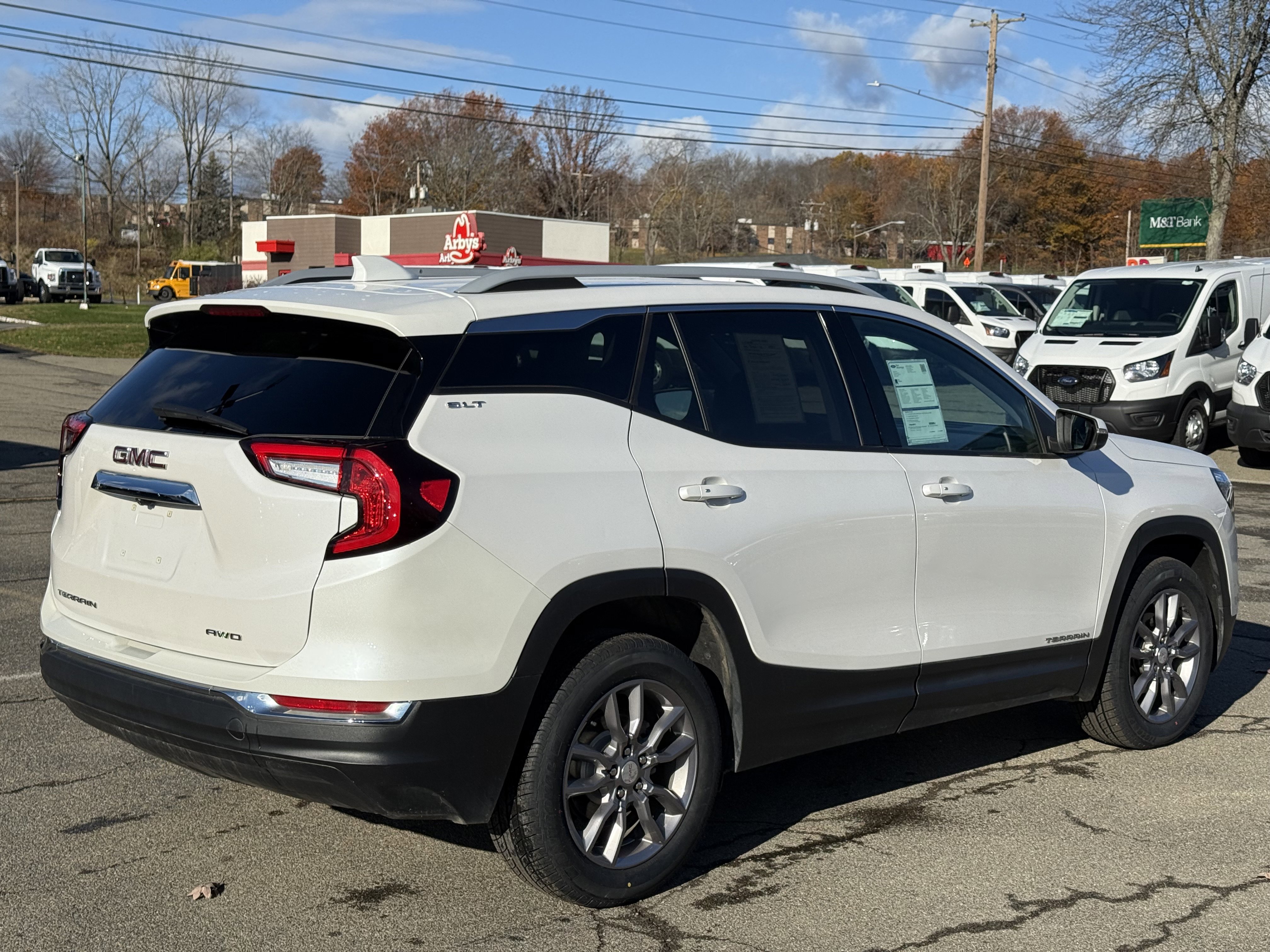 Used 2022 GMC Terrain SLT w/ Infotainment Package II image 2