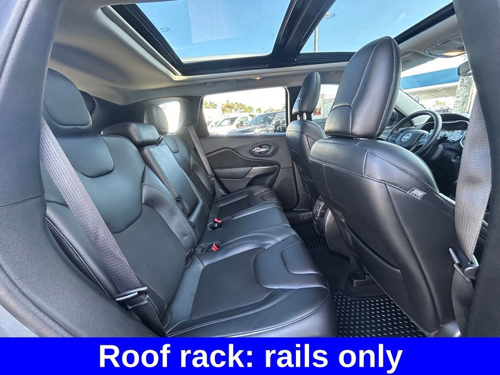 Used 2020 Jeep Cherokee Latitude Plus w/ Comfort/Convenience Group AWD/4WD image 32