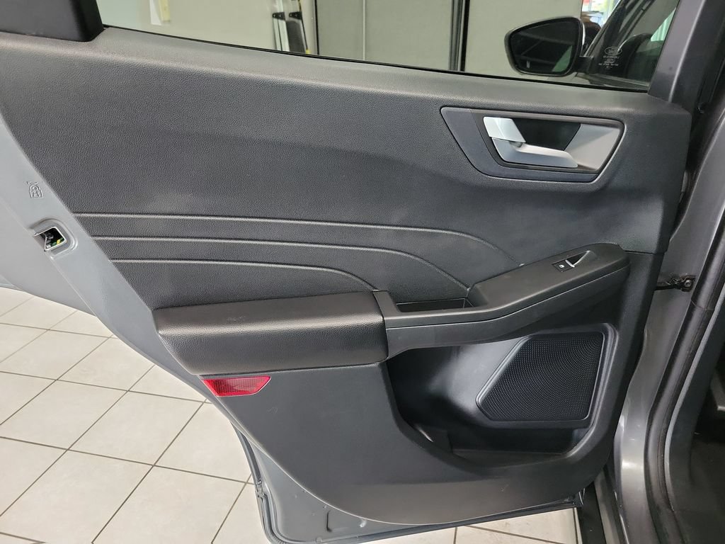 Certified 2023 Ford Escape ST-Line Elite AWD/4WD image 31