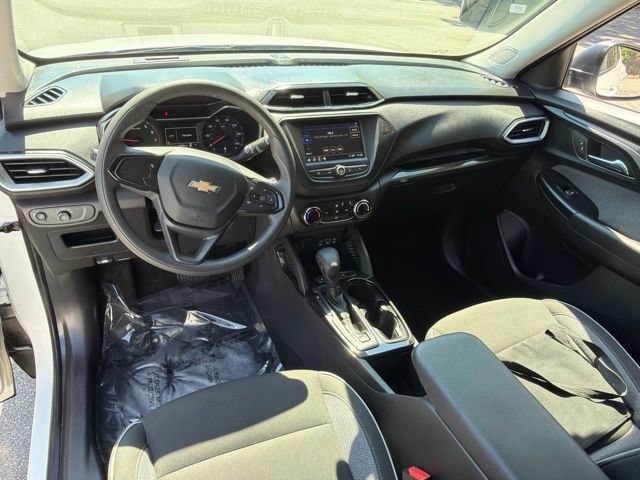 Used 2023 Chevrolet TrailBlazer LS FWD image 13