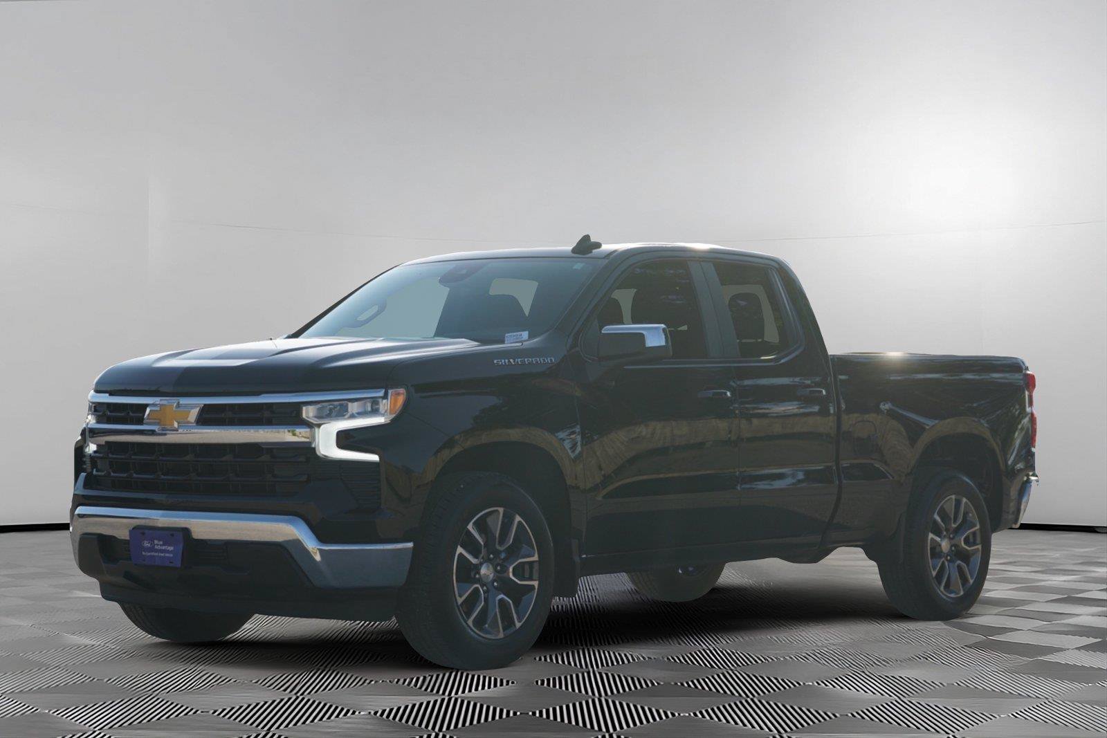 Used 2024 Chevrolet Silverado 1500 LT RWD image 8