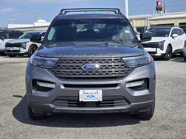 Certified 2022 Ford Explorer XLT w/ Equipment Group 202A AWD/4WD image 2