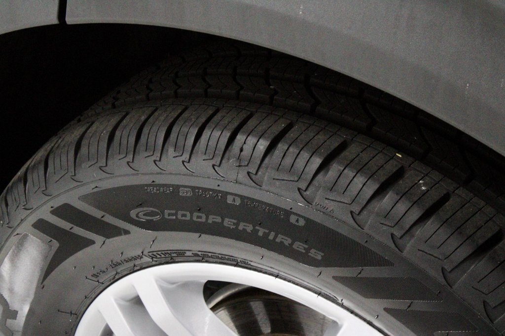 Certified 2022 Ford Explorer XLT w/ Class IV Trailer Tow Package image 19