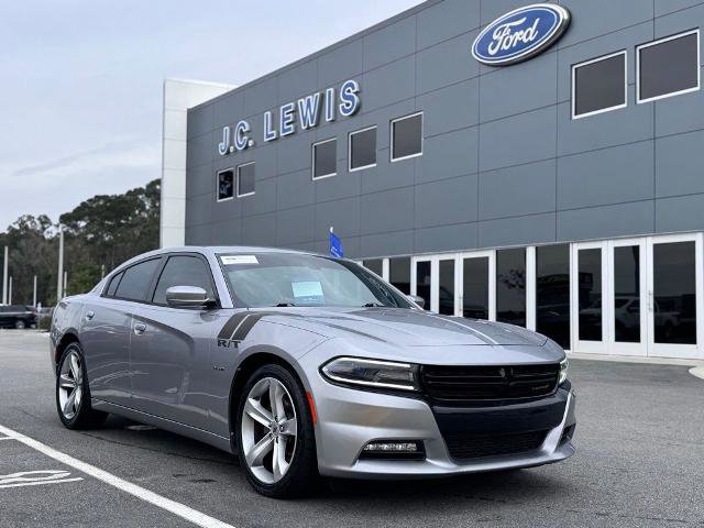 Used 2017 Dodge Charger R/T image 1