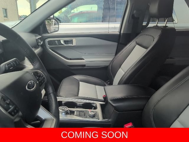 Certified 2024 Ford Explorer XLT w/ Equipment Group 202A AWD/4WD image 4