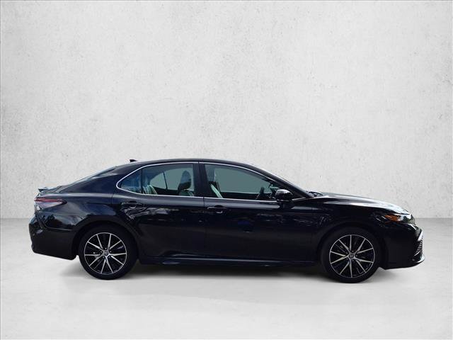 Used 2023 Toyota Camry SE FWD image 4