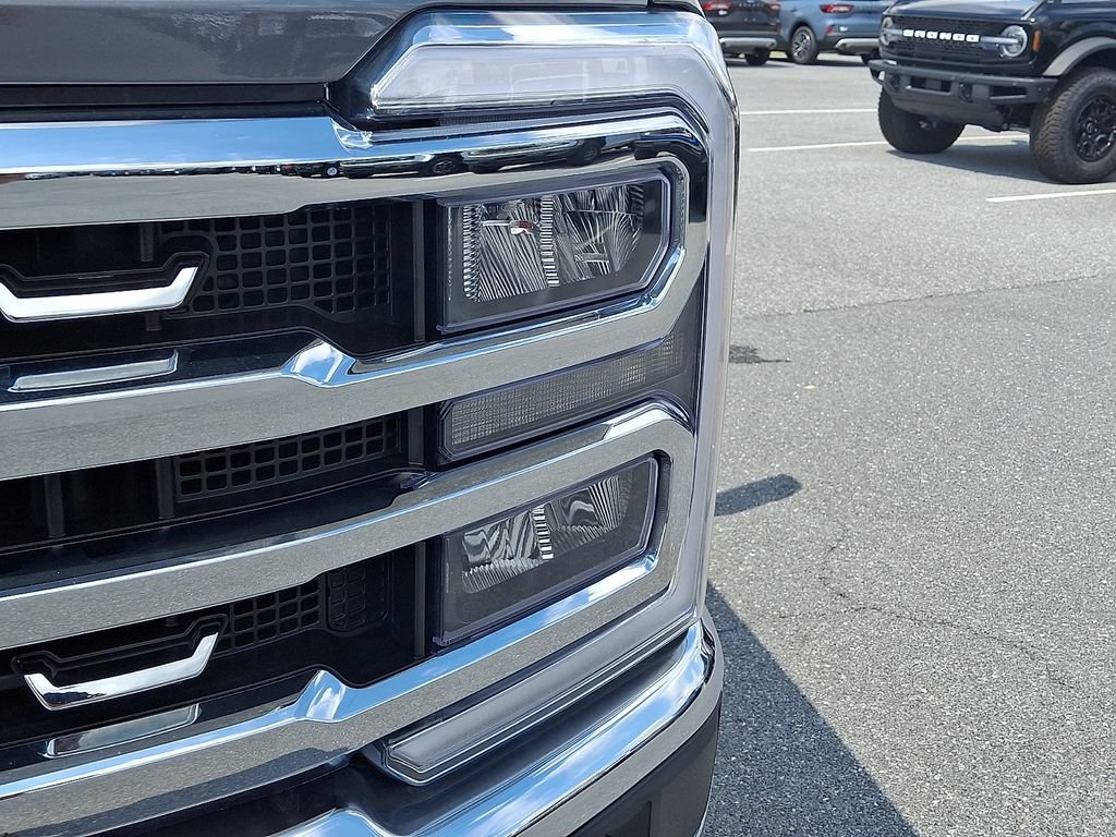 Certified 2023 Ford F250 Lariat w/ Chrome Package AWD/4WD image 9