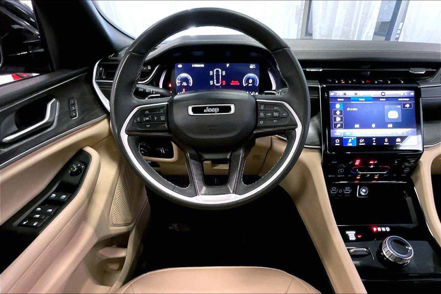 Used 2023 Jeep Grand Cherokee L Limited image 5