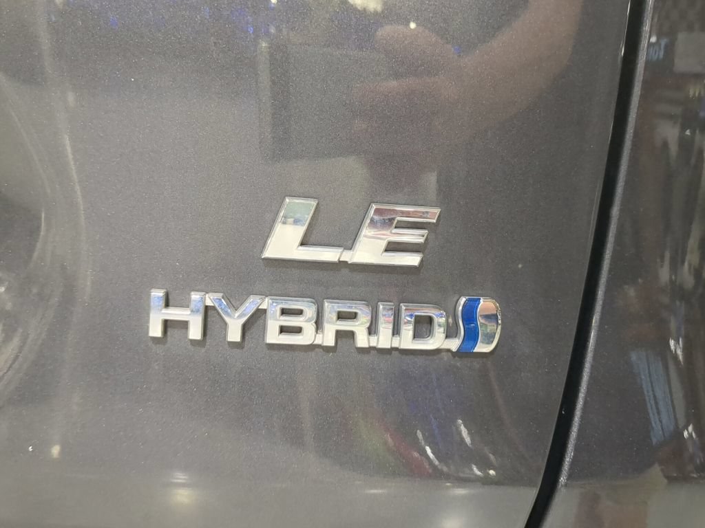 Used 2024 Toyota RAV4 LE AWD/4WD image 10