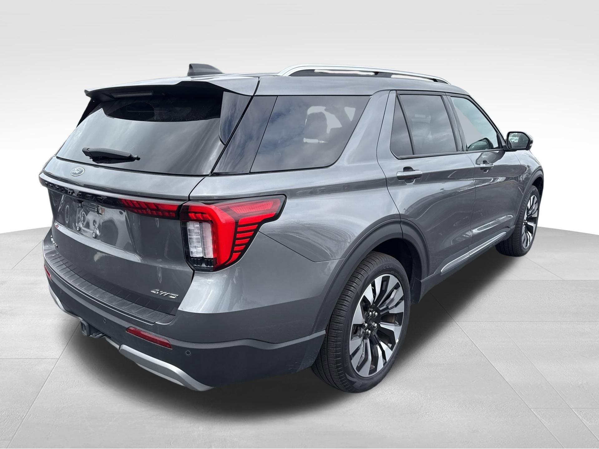 Certified 2025 Ford Explorer Platinum w/ LUX Leather Package image 5