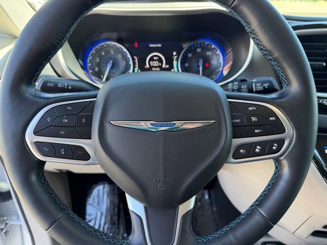 Used 2021 Chrysler Pacifica Touring-L image 14