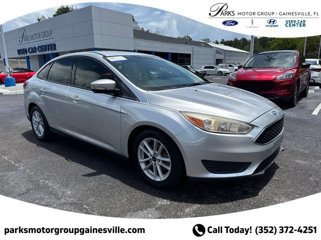 Certified 2017 Ford Focus SE FWD image 1