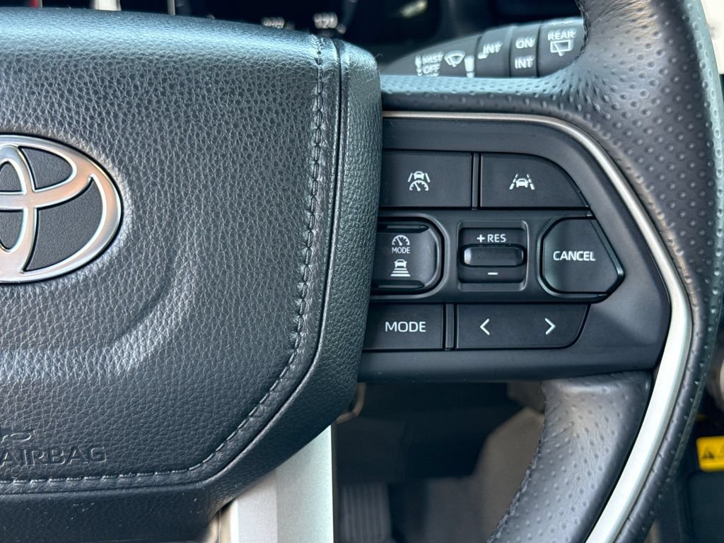 Used 2025 Toyota 4Runner TRD Off-Road Premium AWD/4WD image 17