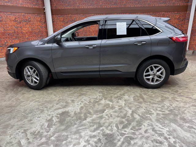 Certified 2023 Ford Edge SEL w/ Convenience Package image 2
