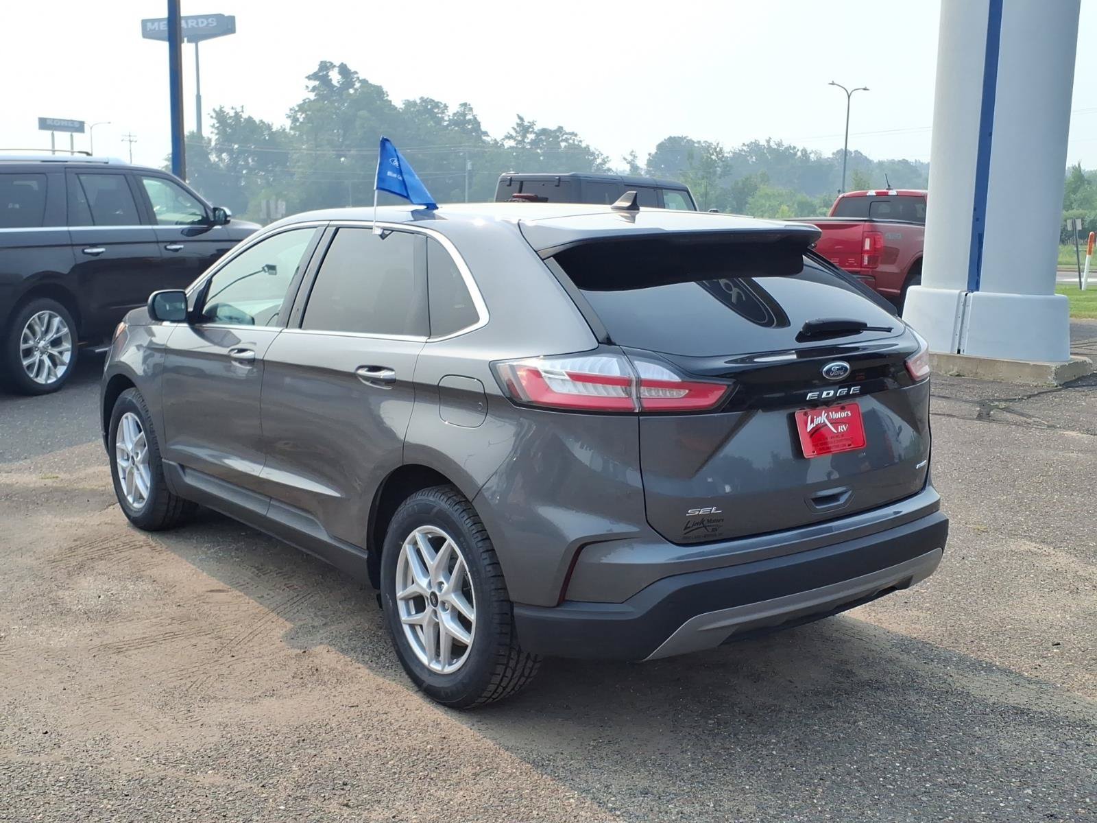 Certified 2024 Ford Edge SEL AWD/4WD image 3