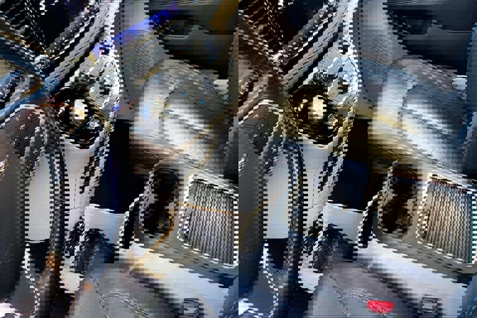 Used 2021 Chrysler Pacifica Touring-L image 18