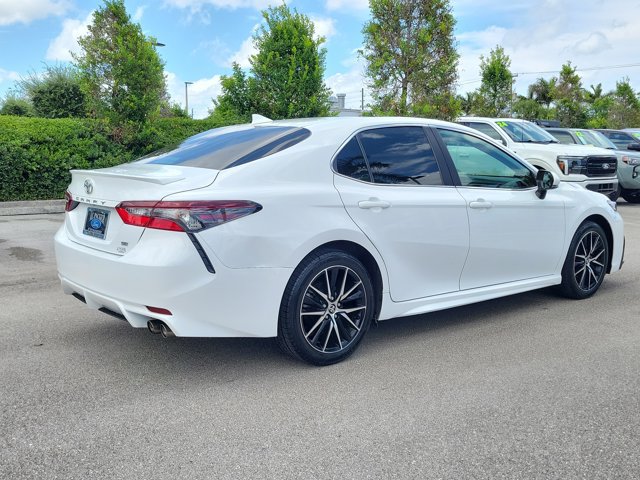 Used 2024 Toyota Camry SE w/ Convenience Package FWD image 7