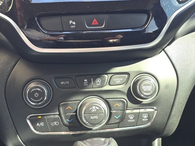 Used 2020 Jeep Cherokee Limited image 22