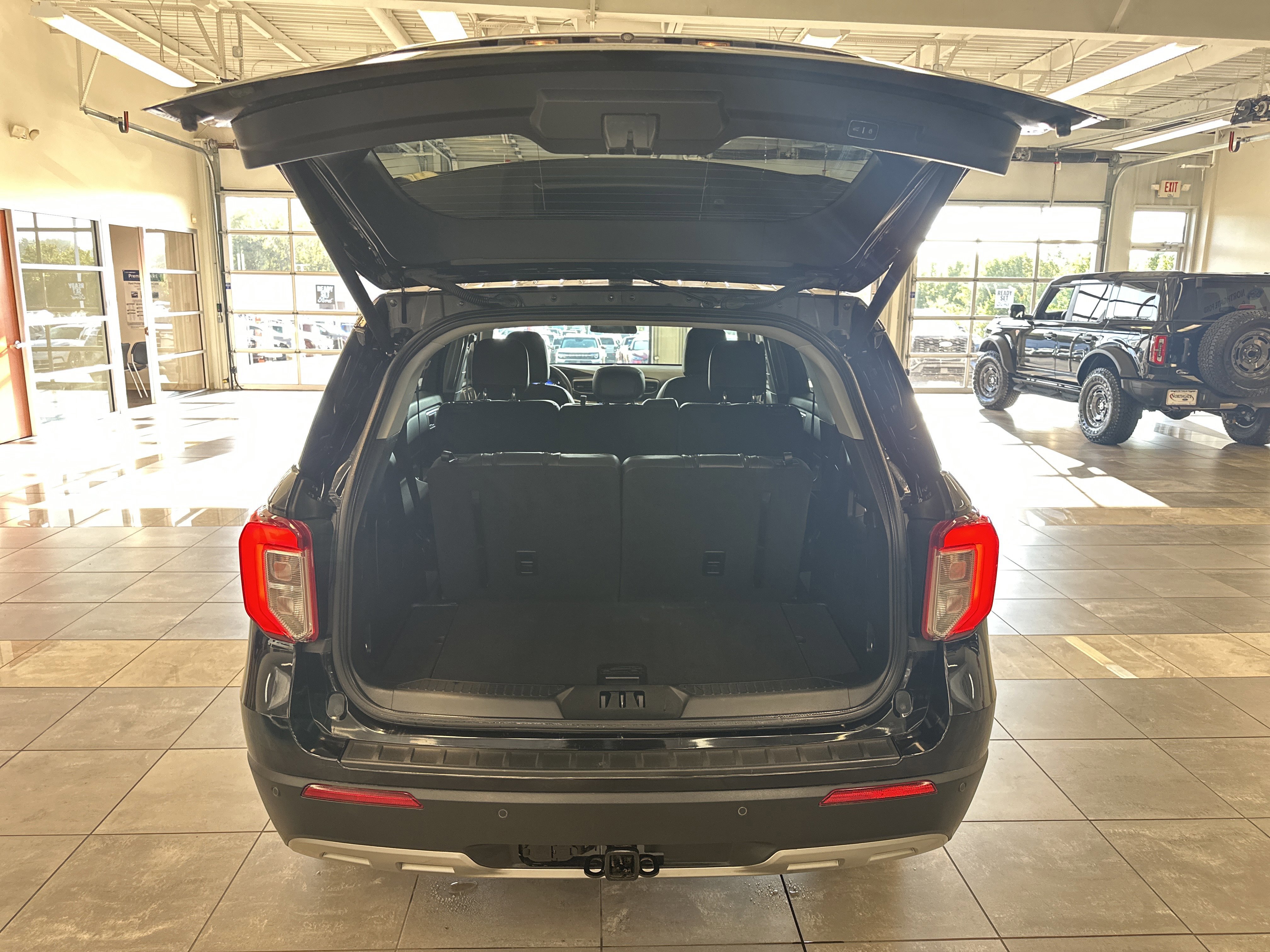 Certified 2022 Ford Explorer XLT w/ Equipment Group 202A image 30