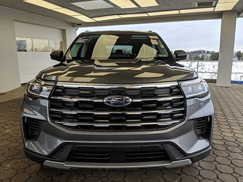 Certified 2025 Ford Explorer Active image 8
