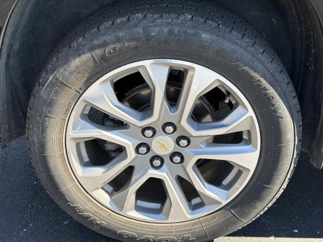 Used 2019 Chevrolet Traverse Premier w/ Driver Confidence II Package FWD image 9