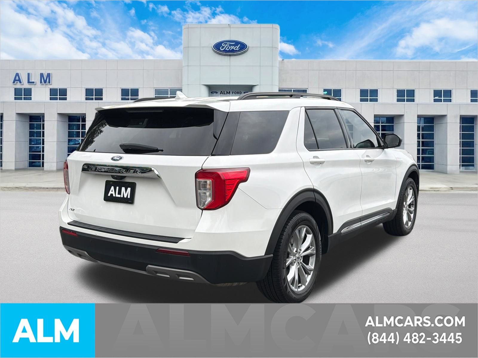 Certified 2022 Ford Explorer XLT w/ Equipment Group 202A RWD image 5