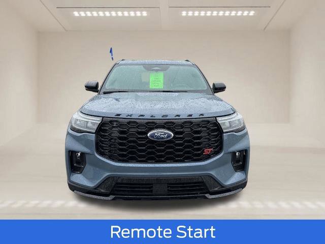 Certified 2025 Ford Explorer ST AWD/4WD image 3