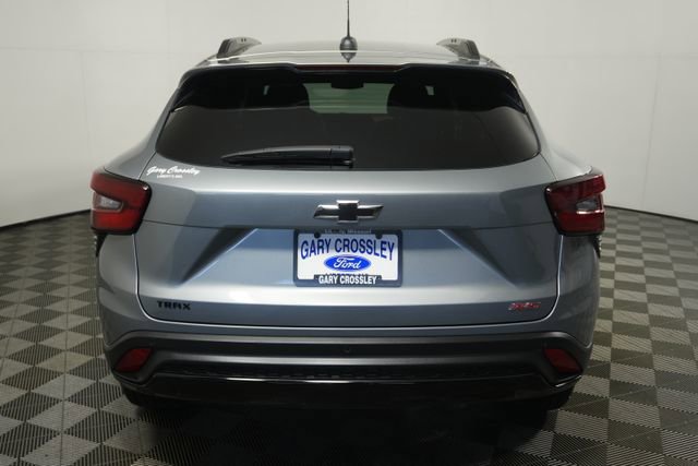Used 2025 Chevrolet Trax RS w/ Driver Confidence Package FWD image 4