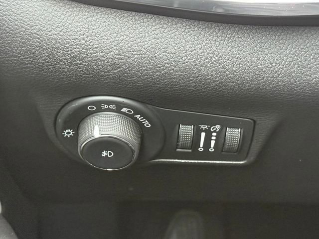 Used 2024 Jeep Compass Limited image 21