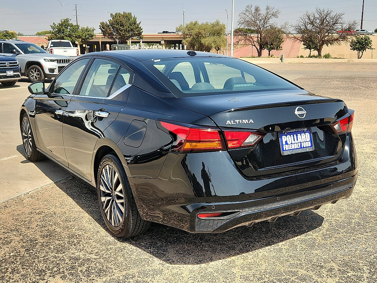 Used 2025 Nissan Altima 2.5 SV FWD image 3