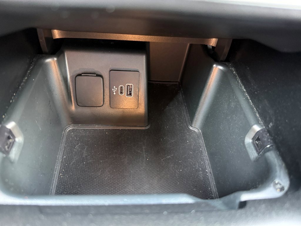 Certified 2025 Ford Explorer ST-Line w/ ST-Line Street Pack image 36