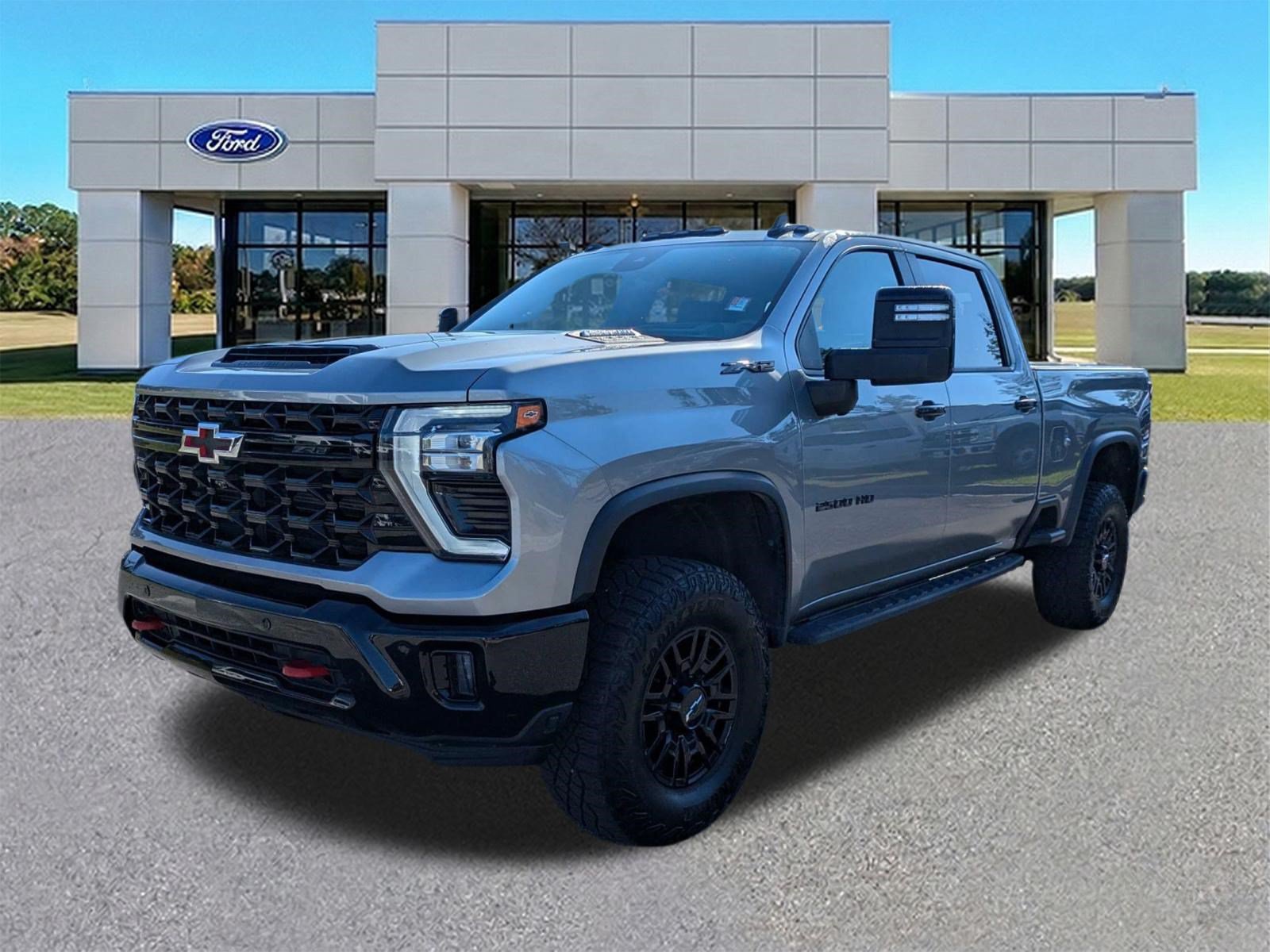 Used 2025 Chevrolet Silverado 2500 ZR2 w/ Technology Package AWD/4WD image 8