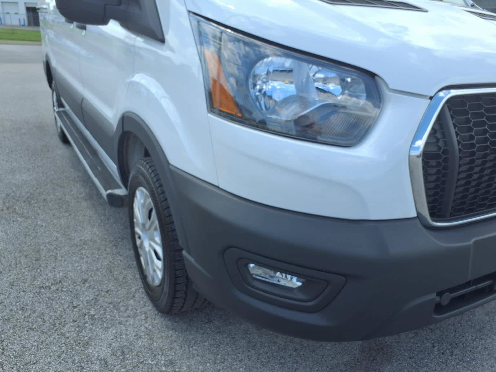 Certified 2025 Ford Transit 250 Low Roof w/ Exterior Upgrade Package RWD image 17