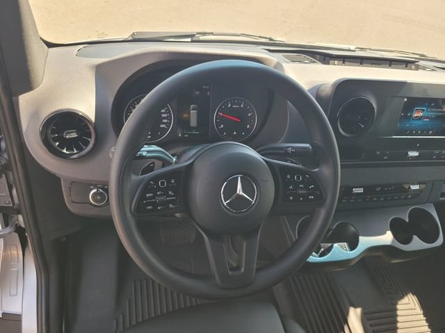 Used 2024 Mercedes-Benz Sprinter 2500 image 30